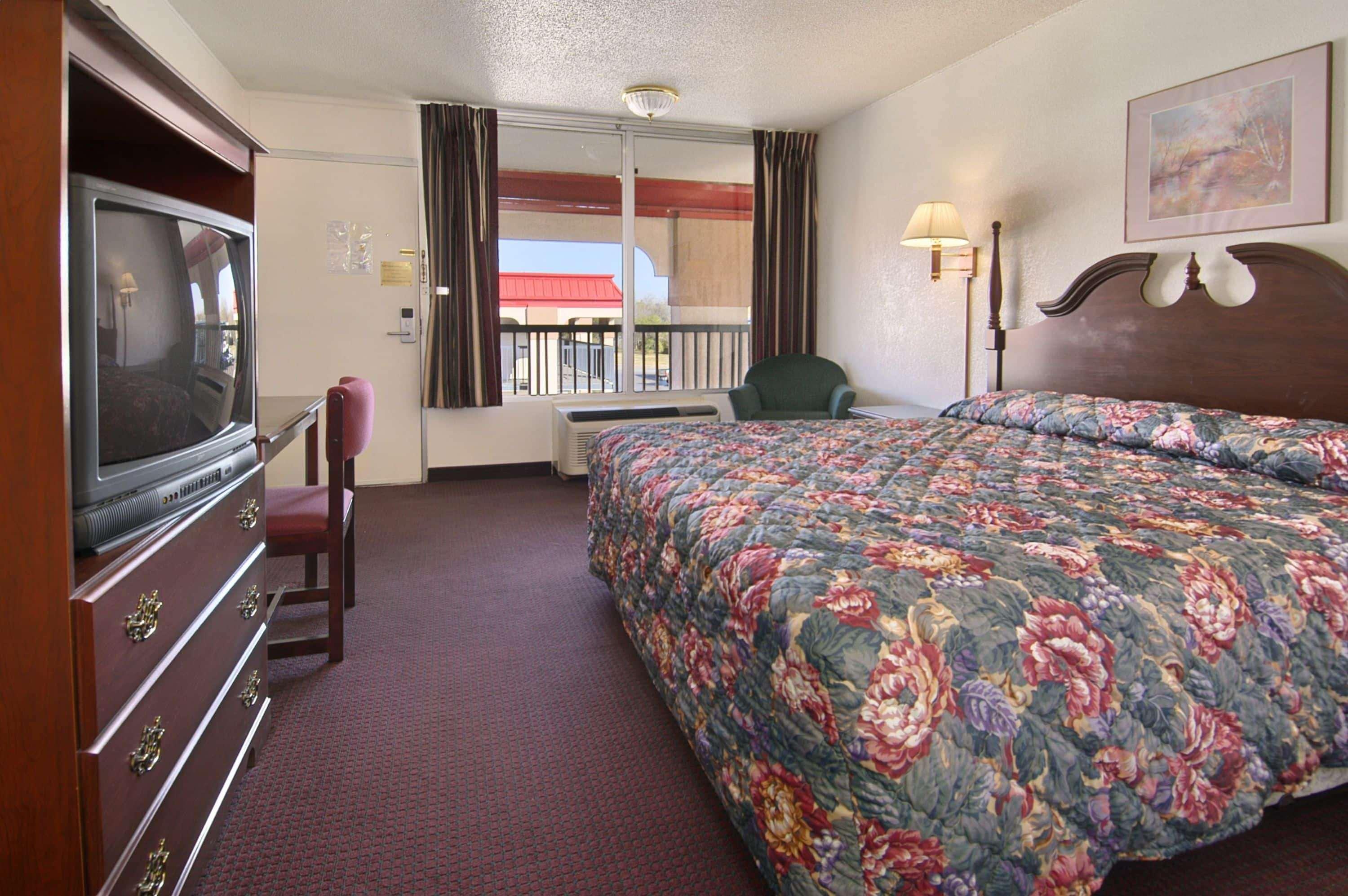 Super 8 By Wyndham Oklahoma Fairgrounds Motel Exterior foto